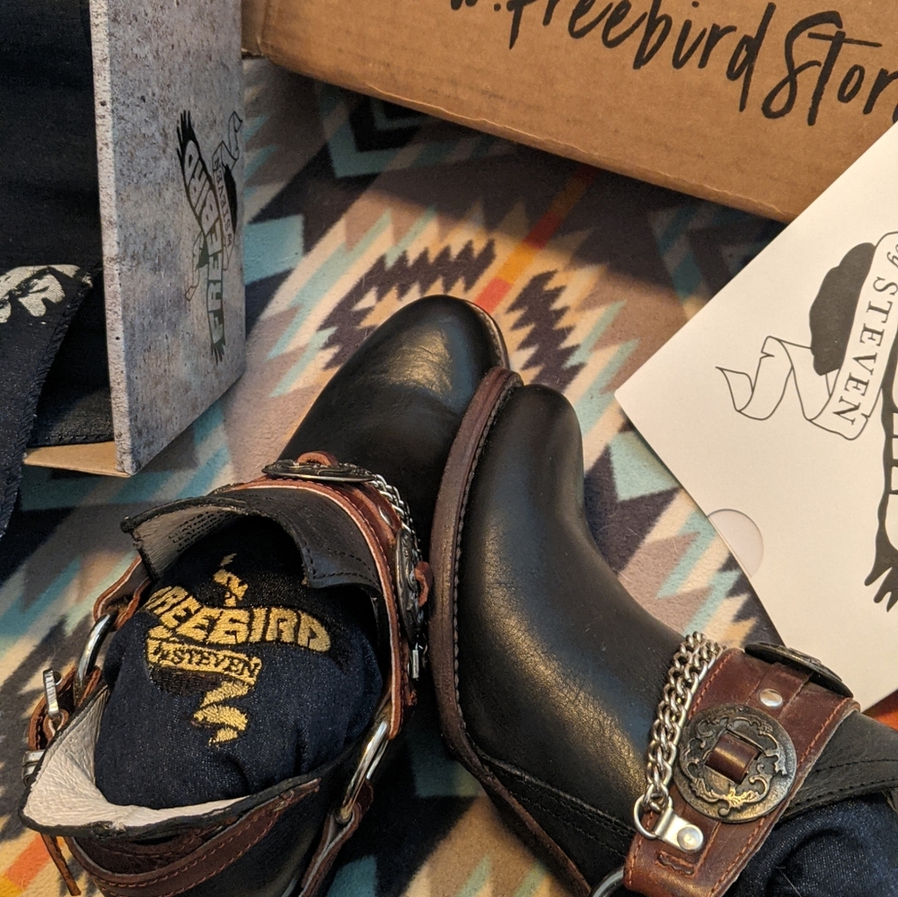 Freebird by Steven mystic Boot s black size 8